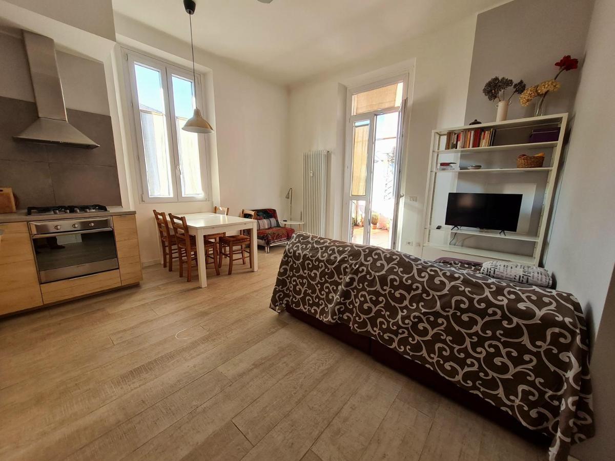 La Maison Di Monica E Alice A Milano-Appartamento Con Terrazza Luaran gambar
